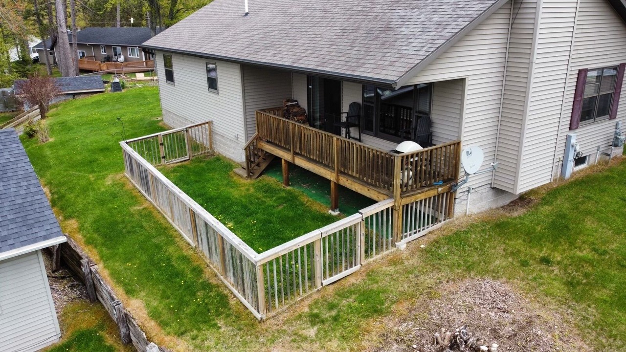 Photo of Patio Balcony in Pelican Lake