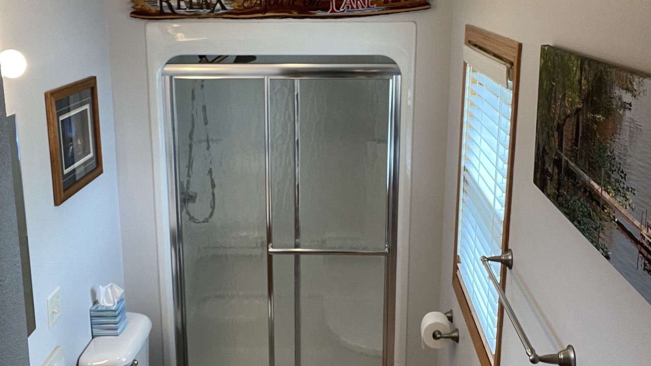 Photo of Bathroom in Pelican Lake