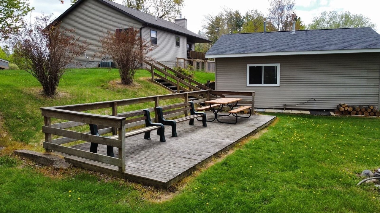 Photo of Outdoor in Pelican Lake