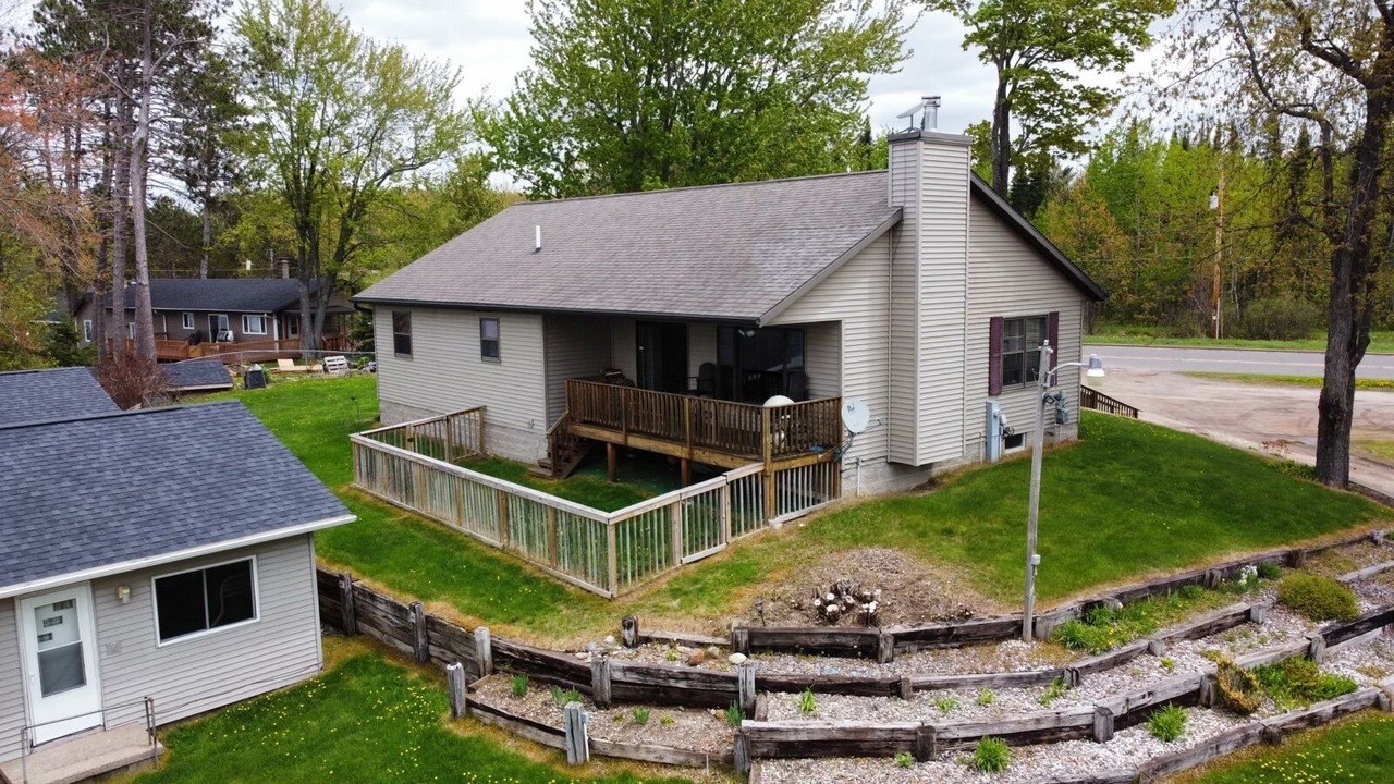 Photo of Outdoor in Pelican Lake
