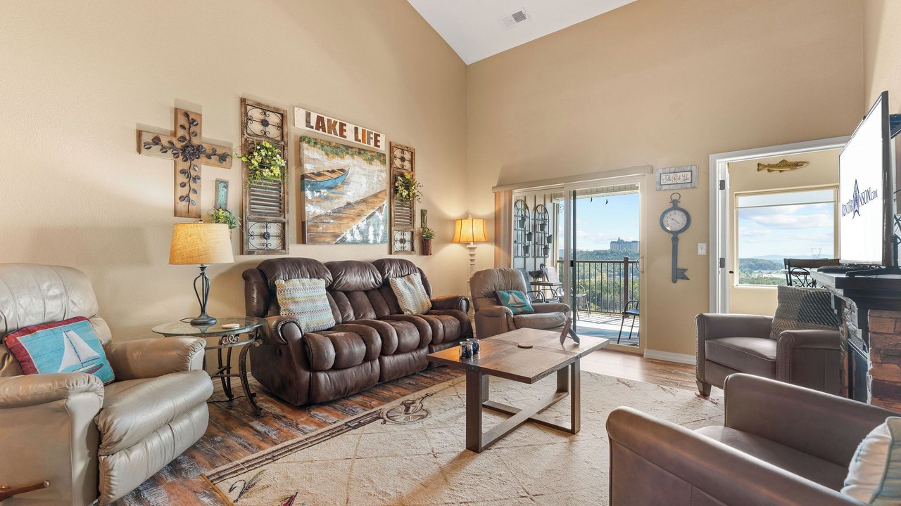Photo of Livingroom in Table Rock