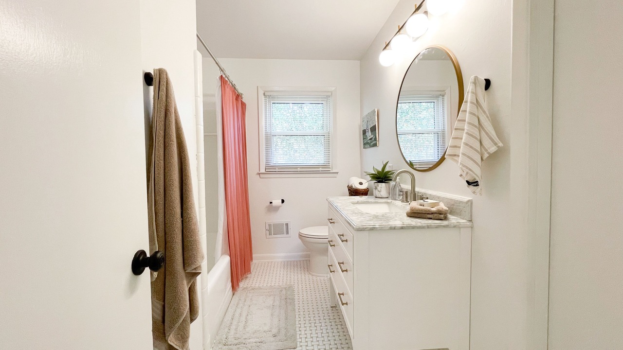Photo of Bathroom in Green Valley