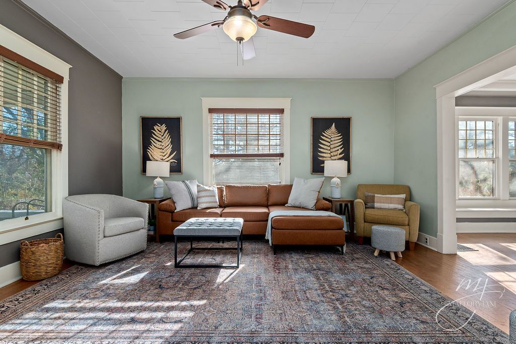 Photo of Livingroom in Harrison