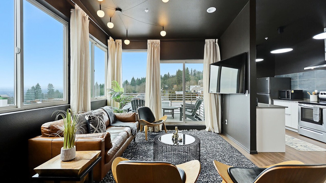 Photo of Livingroom in White Salmon