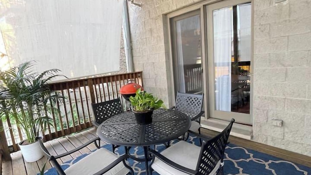 Photo of Outdoor in West Town
