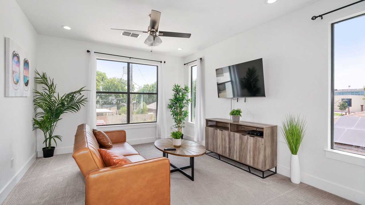 Photo of Livingroom in West Dallas