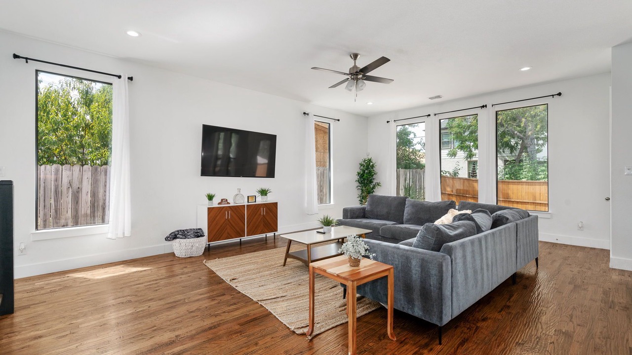 Photo of Livingroom in West Dallas