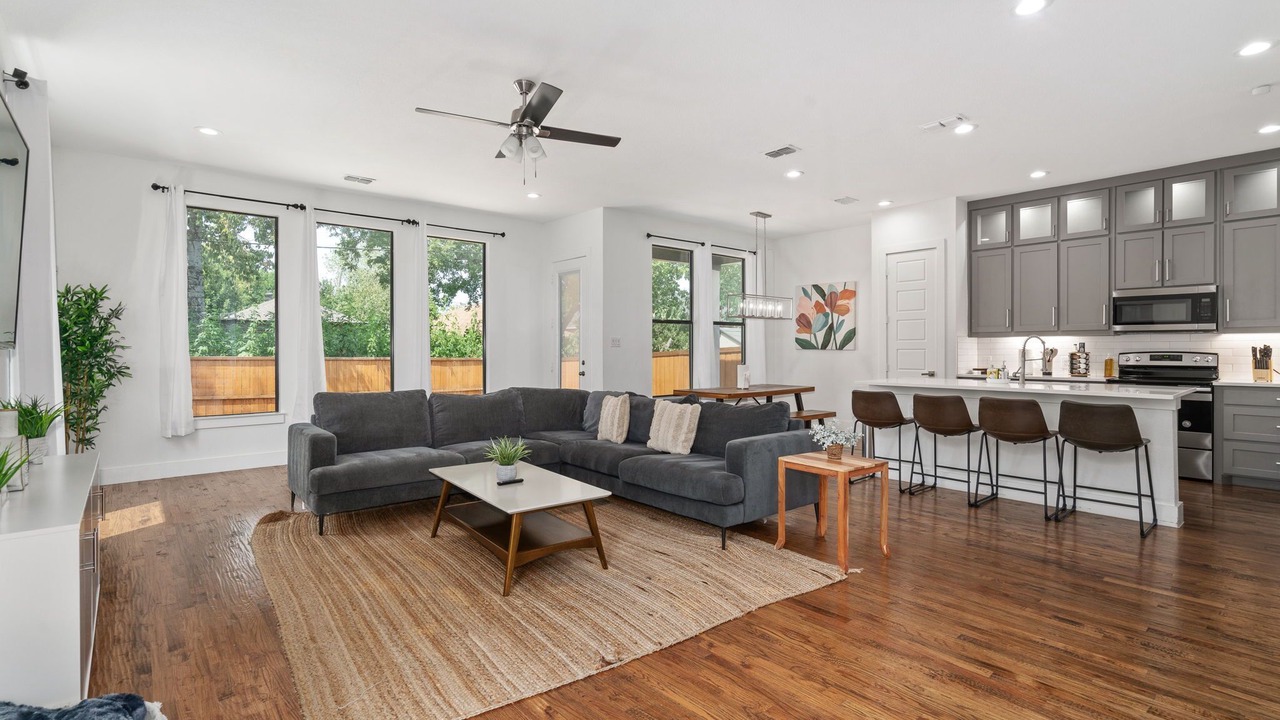 Photo of Livingroom in West Dallas