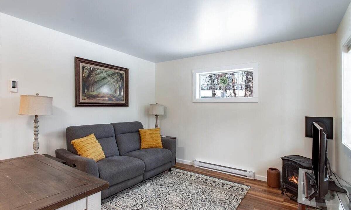 Photo of Livingroom in Farm Loop