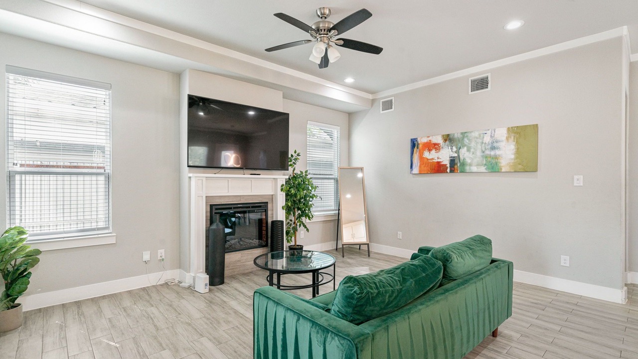 Photo of Livingroom in West Dallas