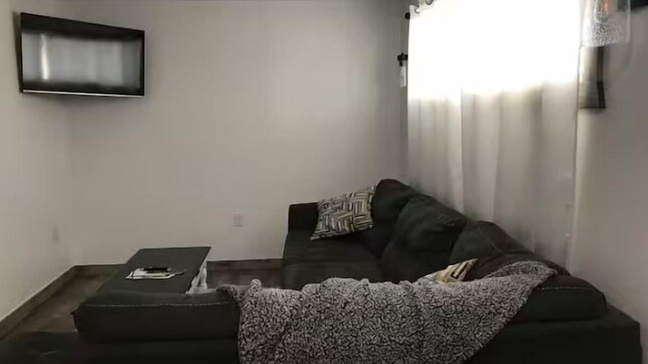 Photo of Livingroom in Aurora