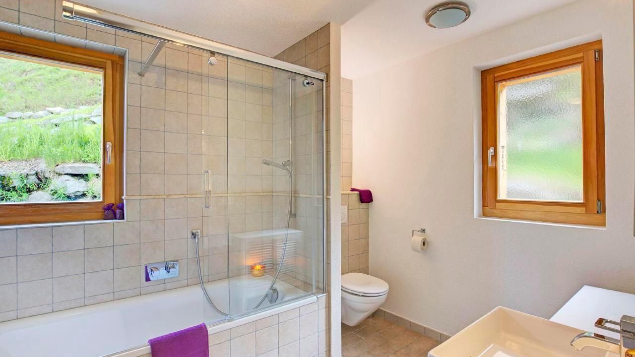 Photo of Bathroom in Vex