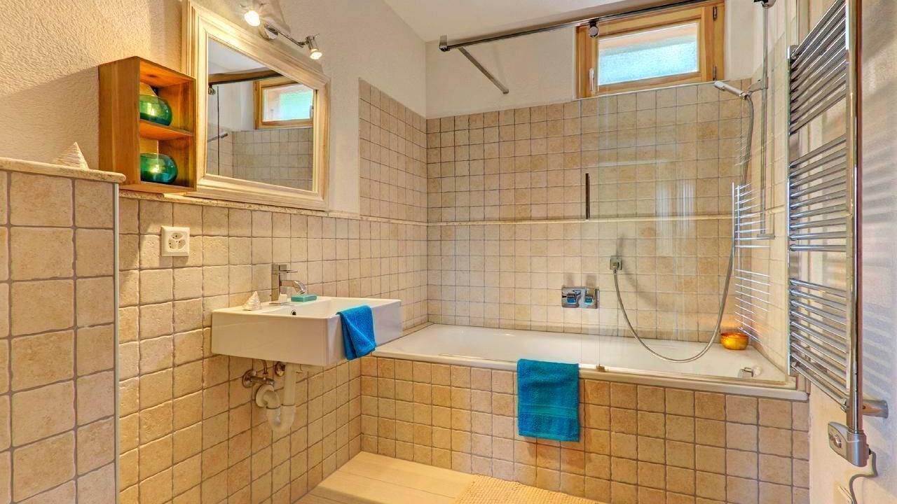 Photo of Bathroom in Vex