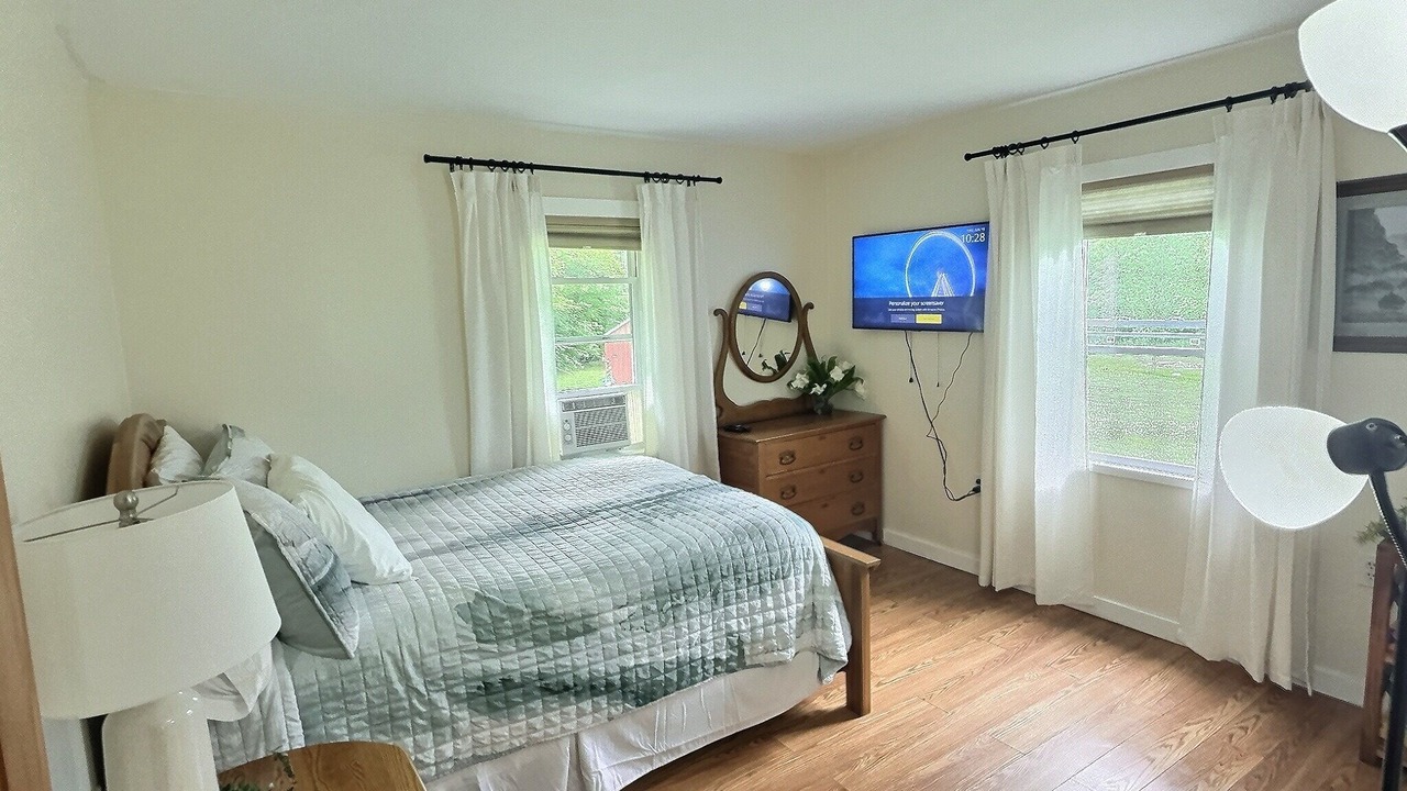 Photo of Bedroom in Mannsville
