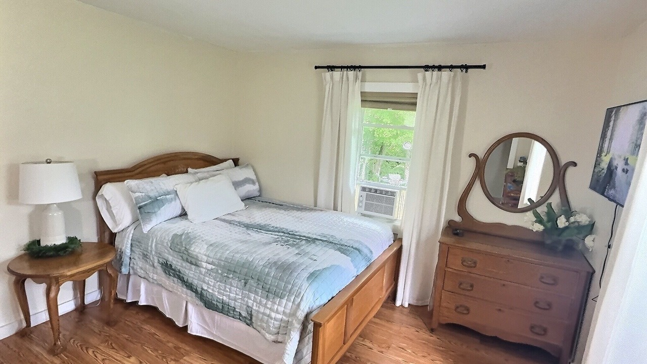Photo of Bedroom in Mannsville