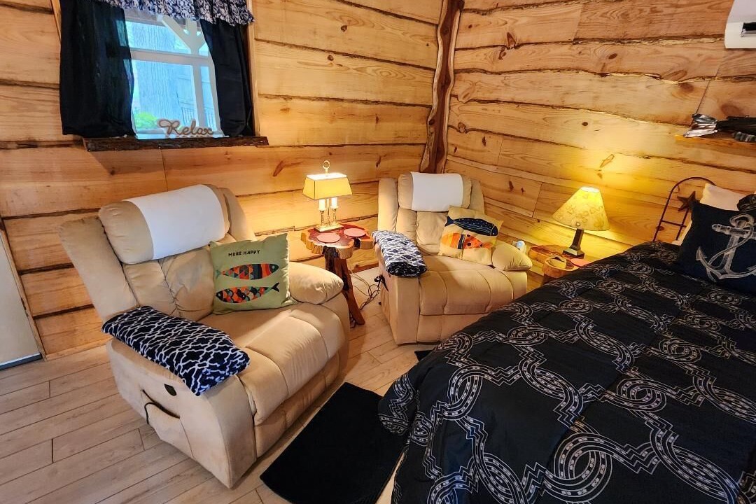Photo of Bedroom in Avinger