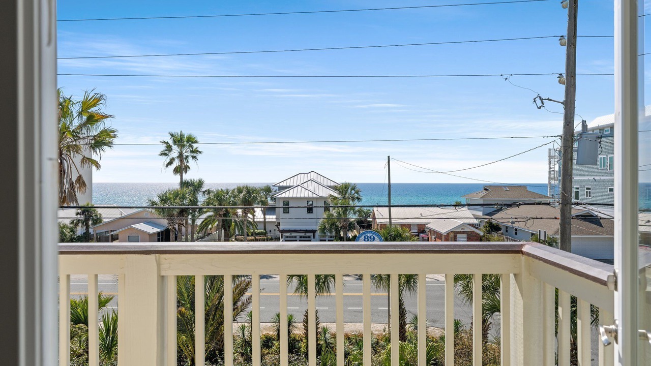 Photo of Patio Balcony in Kiska Beach