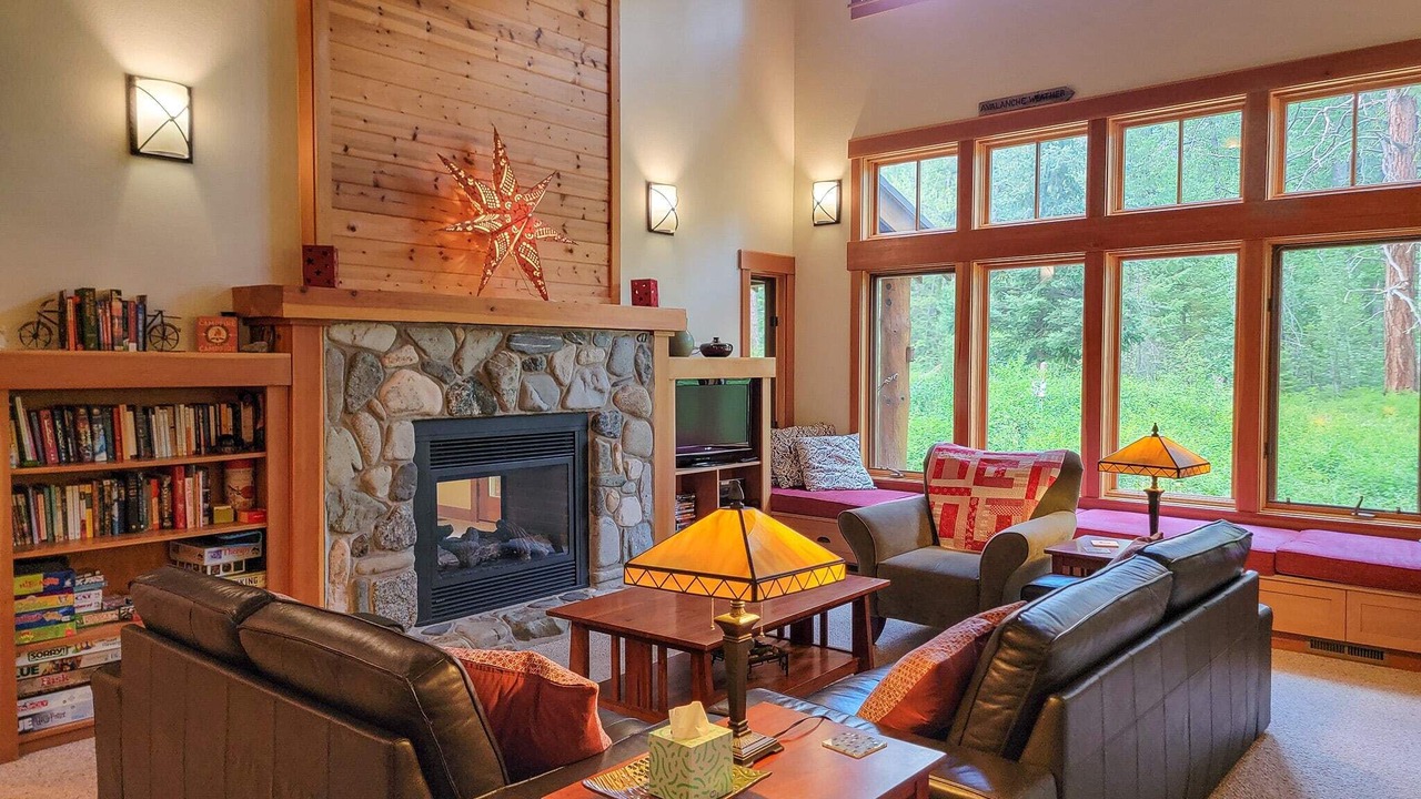 Photo of Livingroom in Mazama