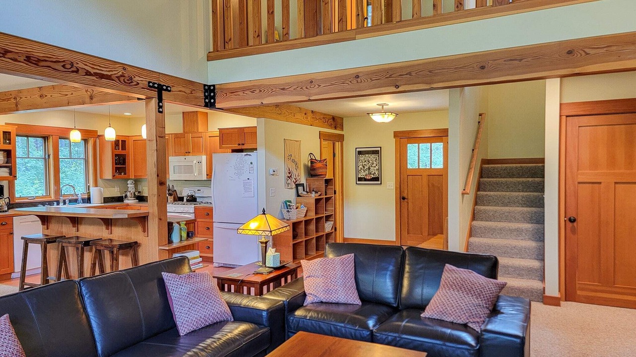 Photo of Livingroom in Mazama