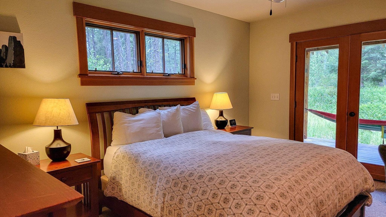 Photo of Bedroom in Mazama