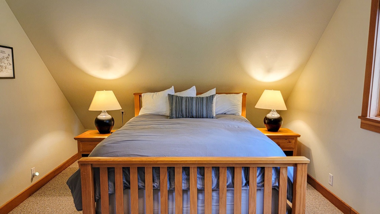 Photo of Bedroom in Mazama