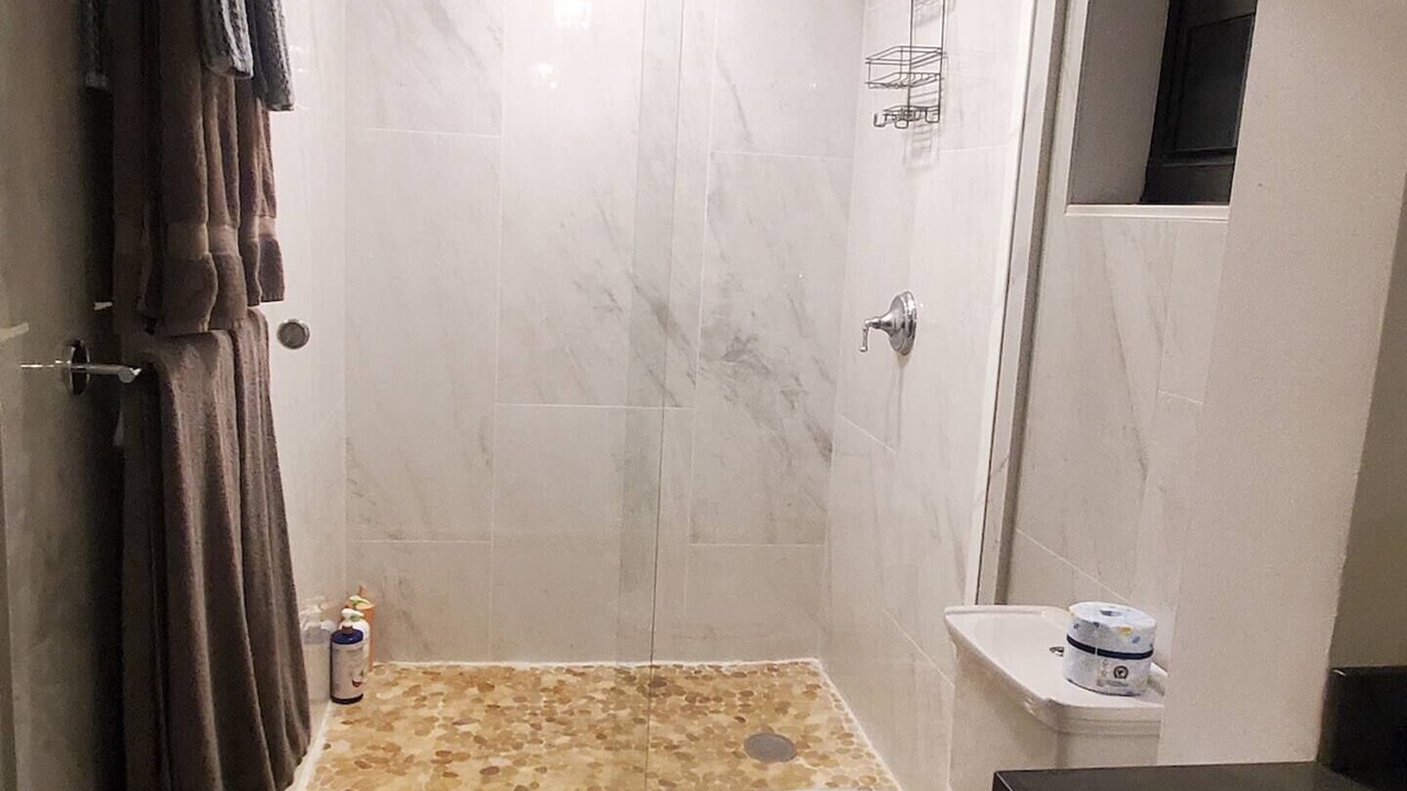 Photo of Bathroom in Harbour Inlet