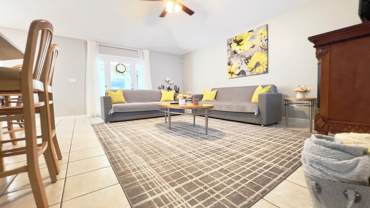 Photo of Livingroom in Westside