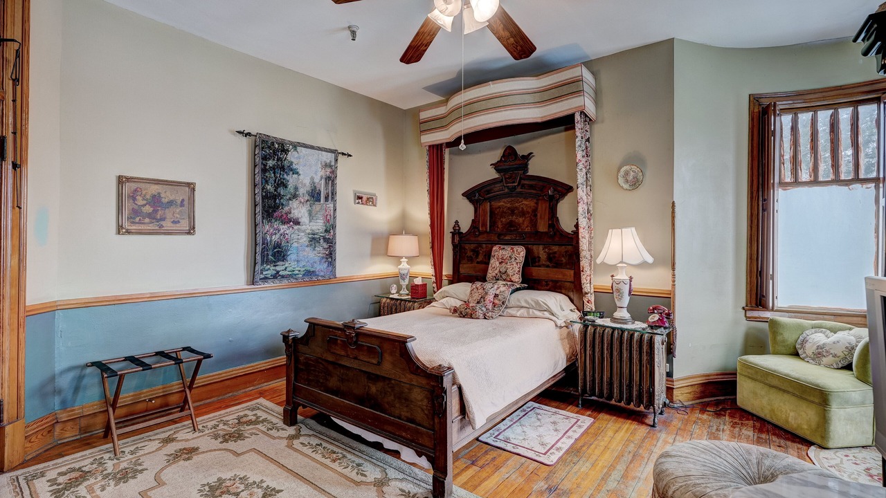 Photo of Bedroom in Midtown