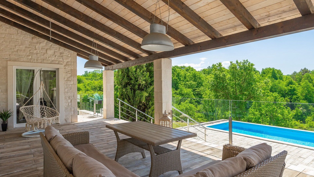 Photo of Outdoor in Jadruhi