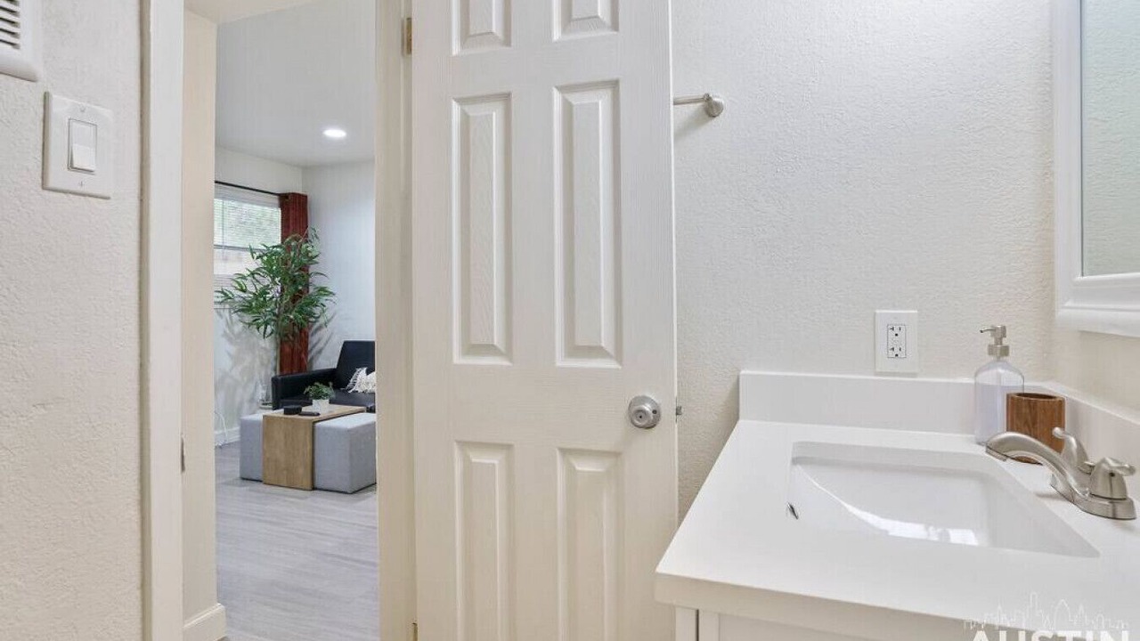 Photo of Bathroom in Hyde Park