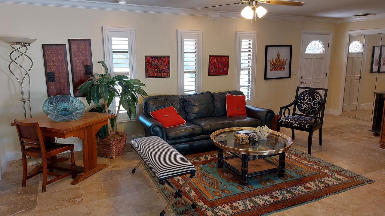 Photo of Livingroom in Jungle Terrace