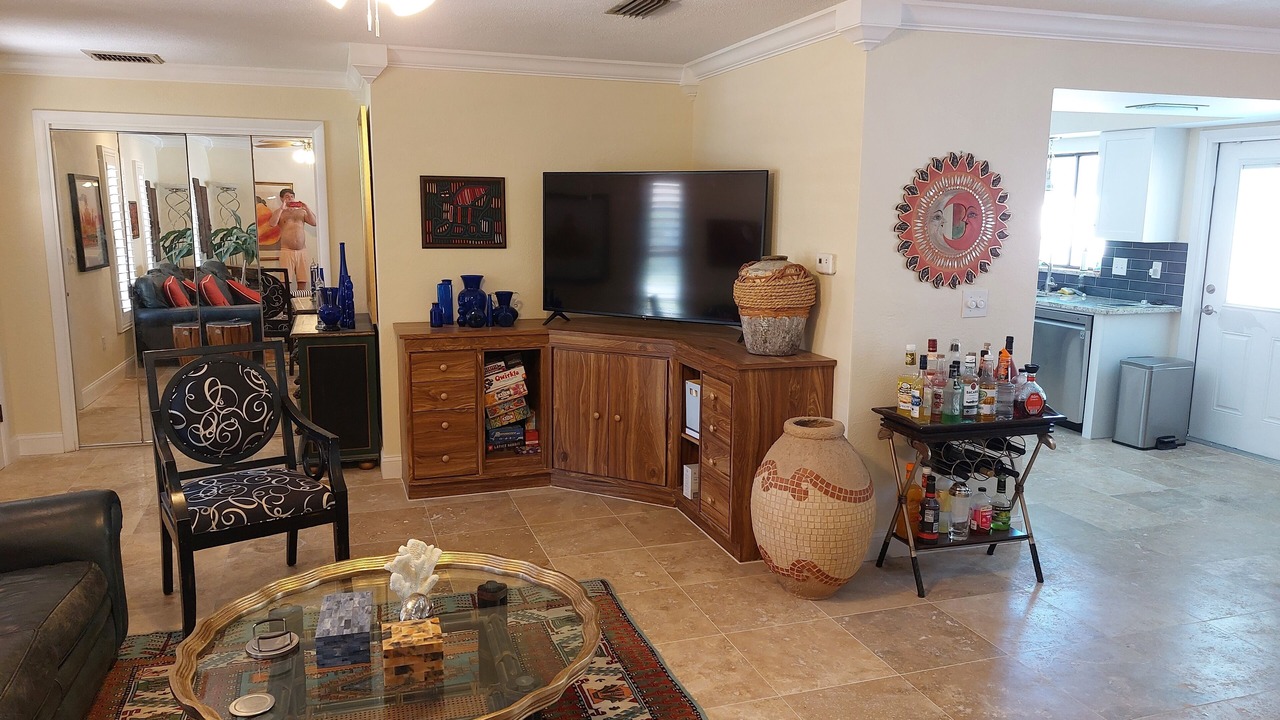 Photo of Livingroom in Jungle Terrace