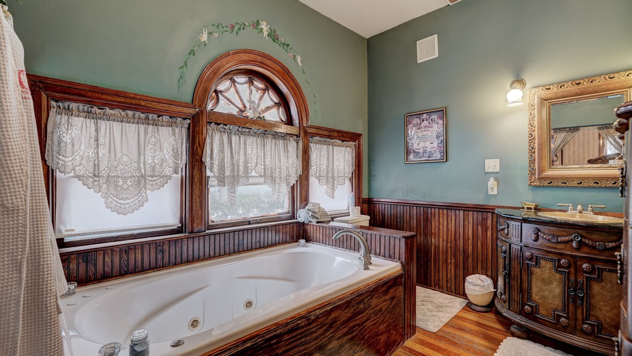Photo of Bathroom in Midtown