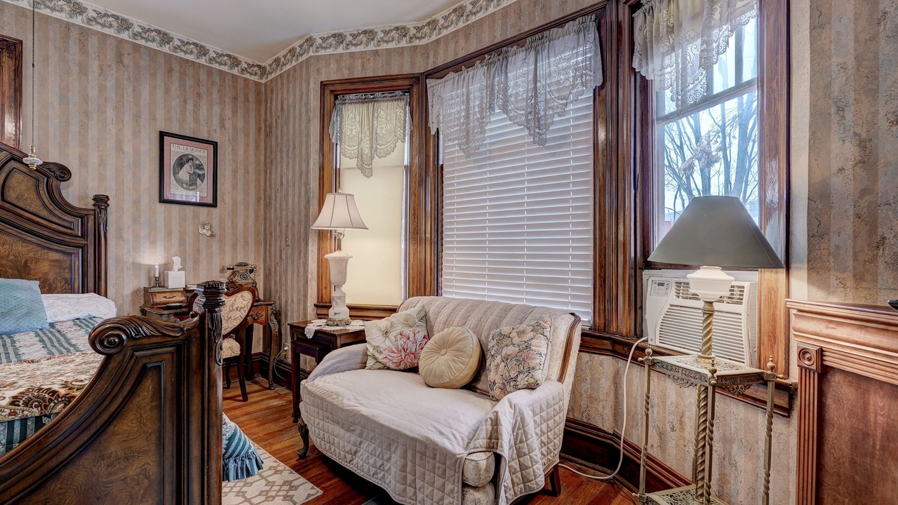 Photo of Bedroom in Midtown