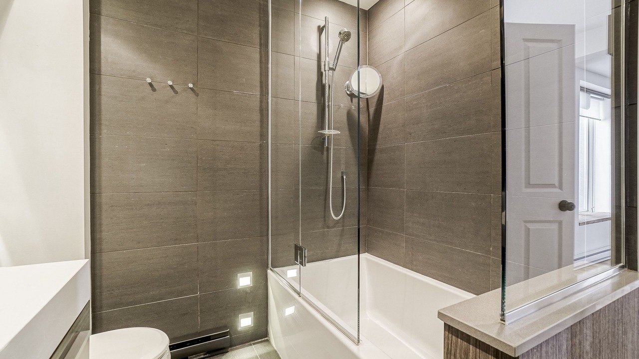 Photo of Bathroom in De Lorimier