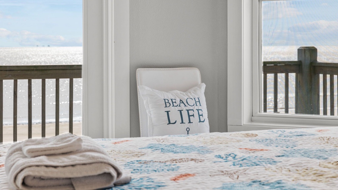 Photo of Bedroom in Crystal Beach