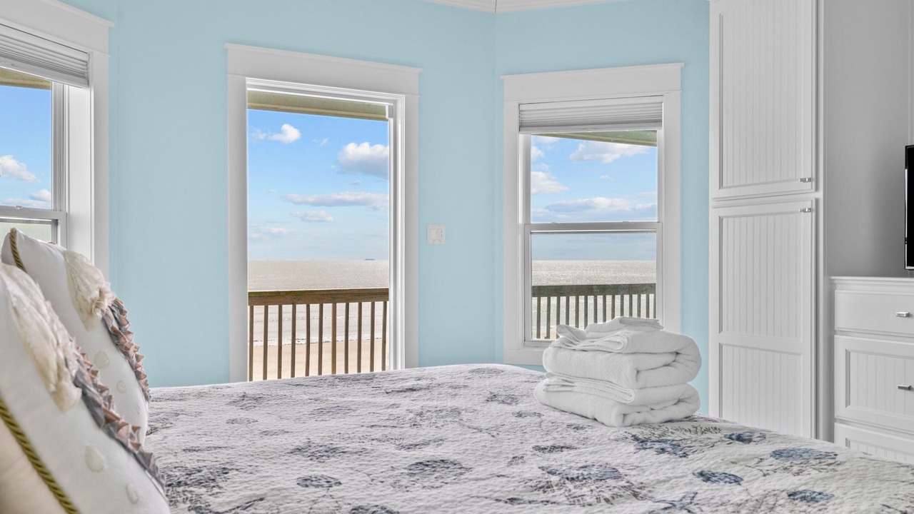Photo of Bedroom in Crystal Beach