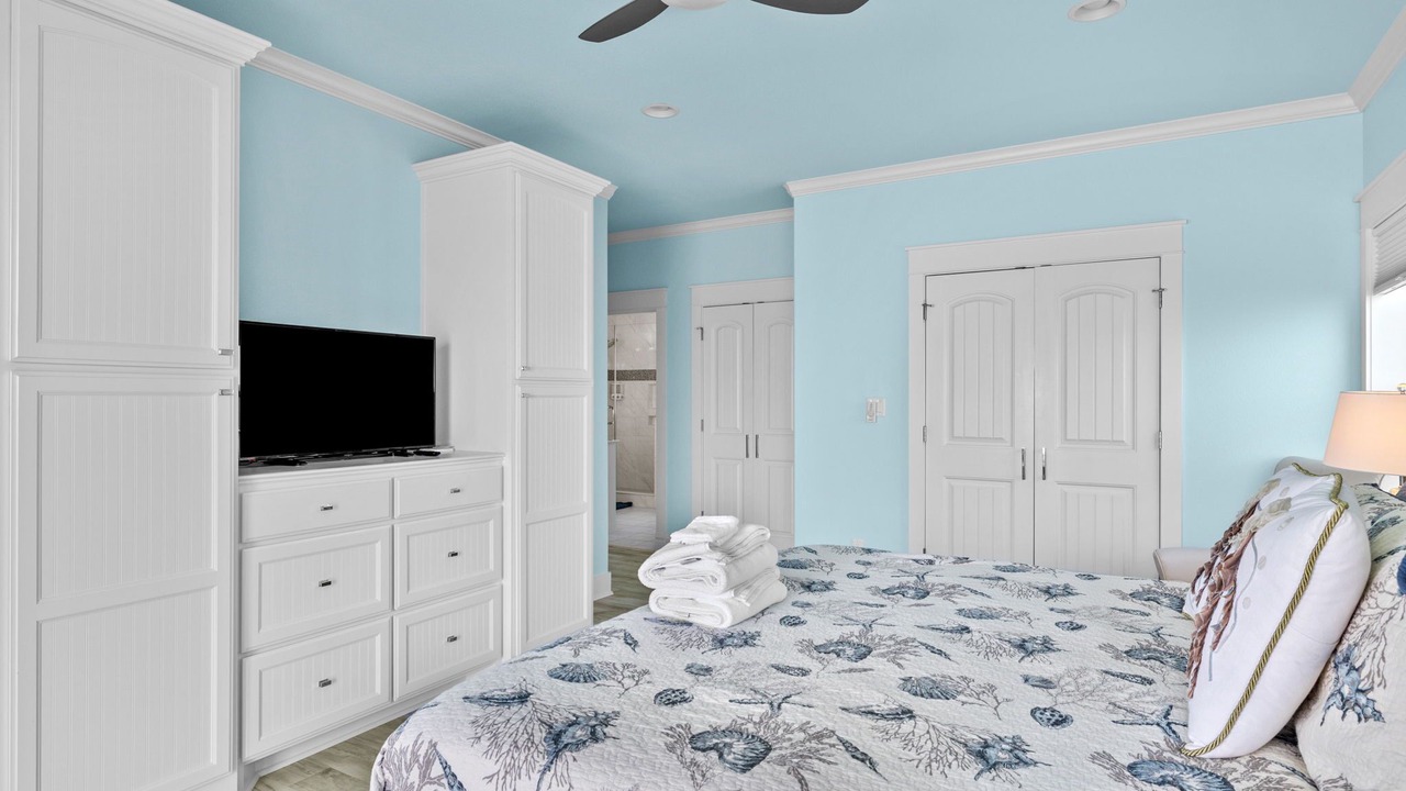 Photo of Bedroom in Crystal Beach