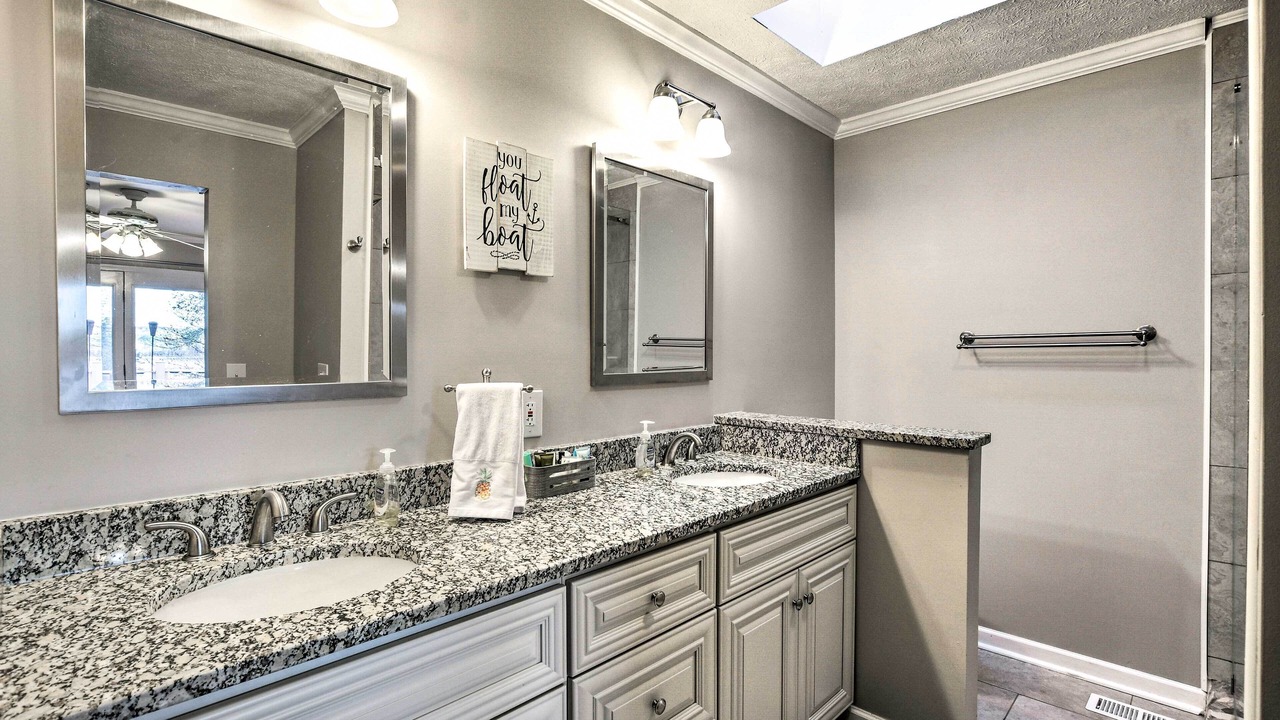 Photo of Bathroom in Lavonia