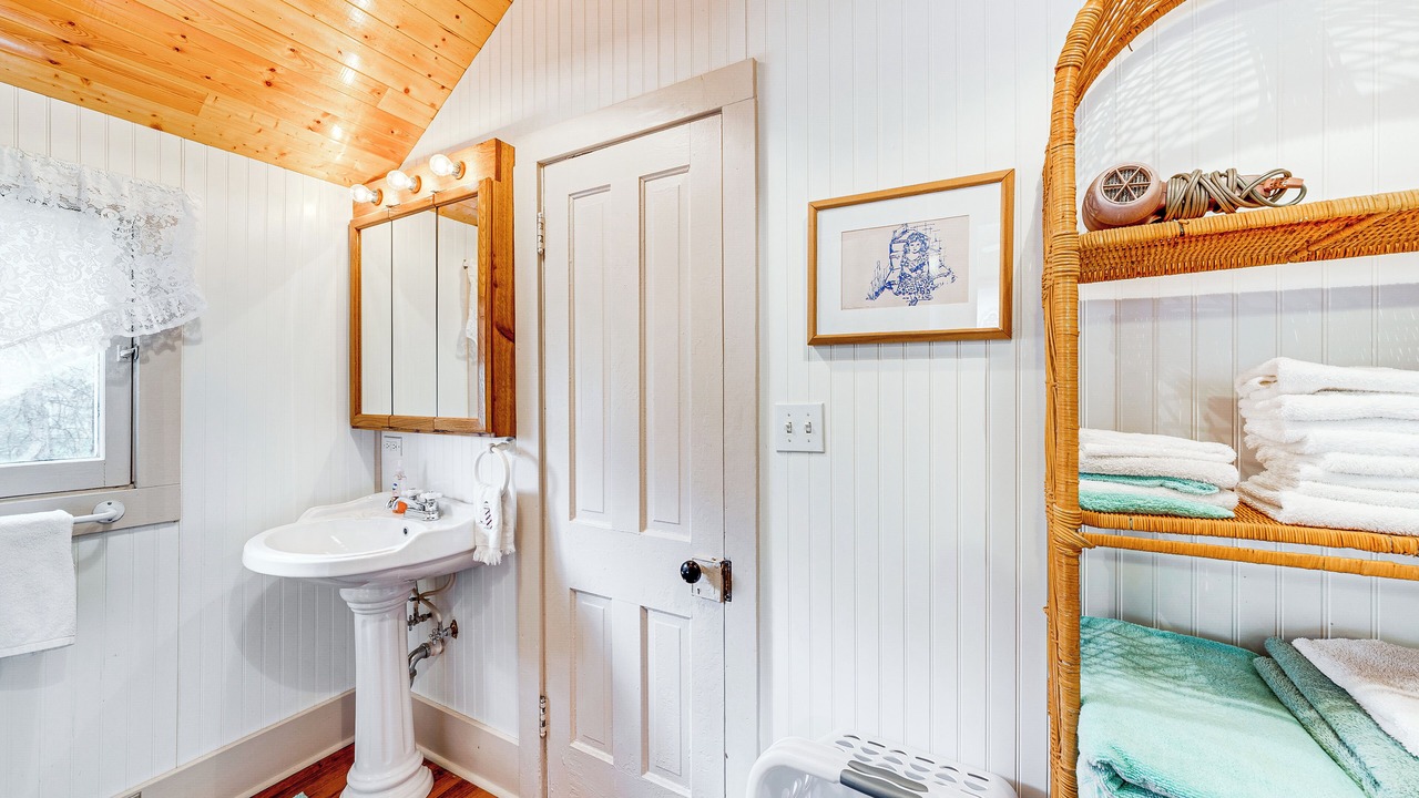 Photo of Bathroom in Twin Lakes