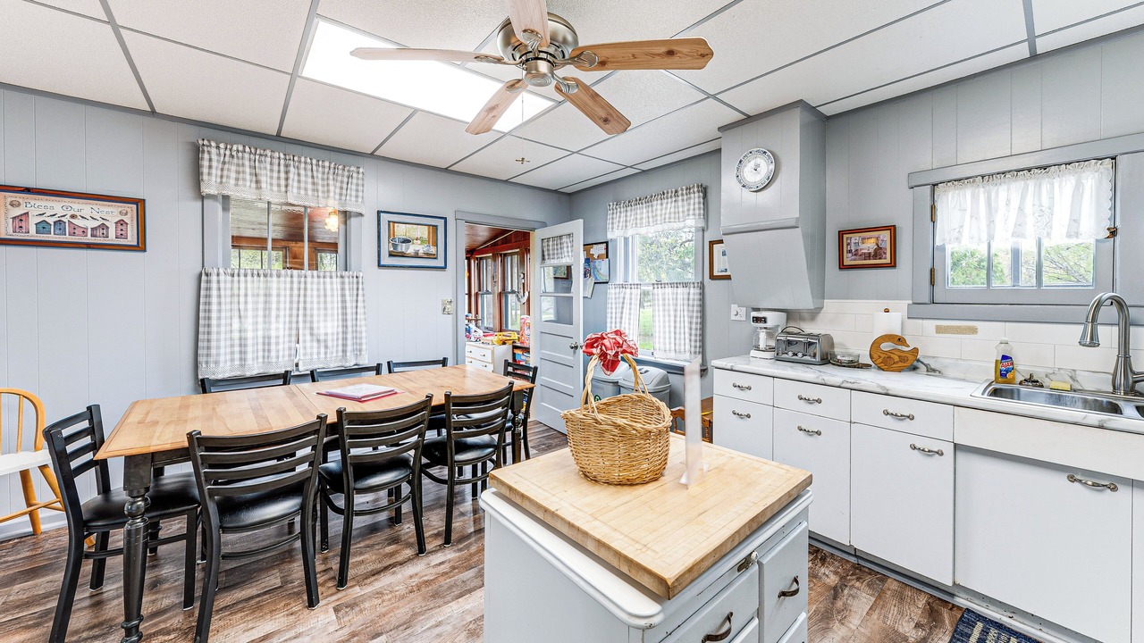 Photo of Kitchen in Twin Lakes