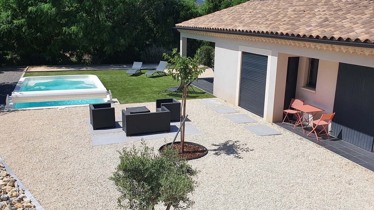 Photo of Patio Balcony in Saint-Julien-de-Peyrolas