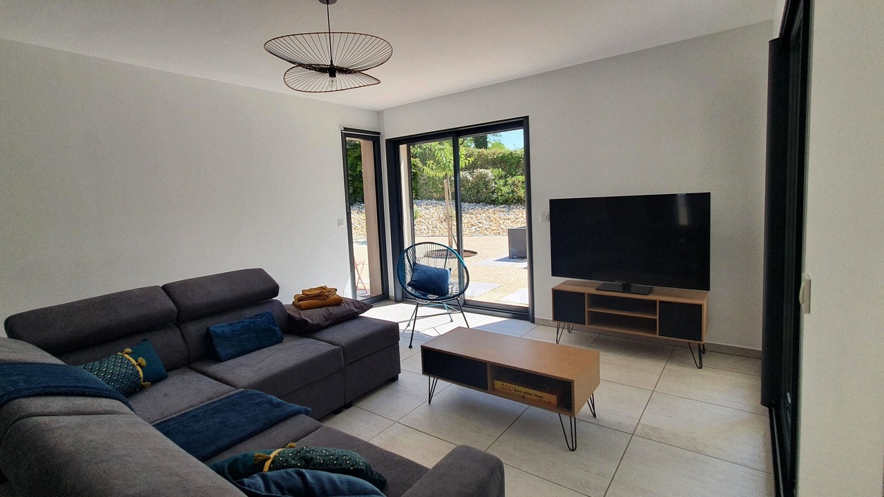 Photo of Livingroom in Saint-Julien-de-Peyrolas