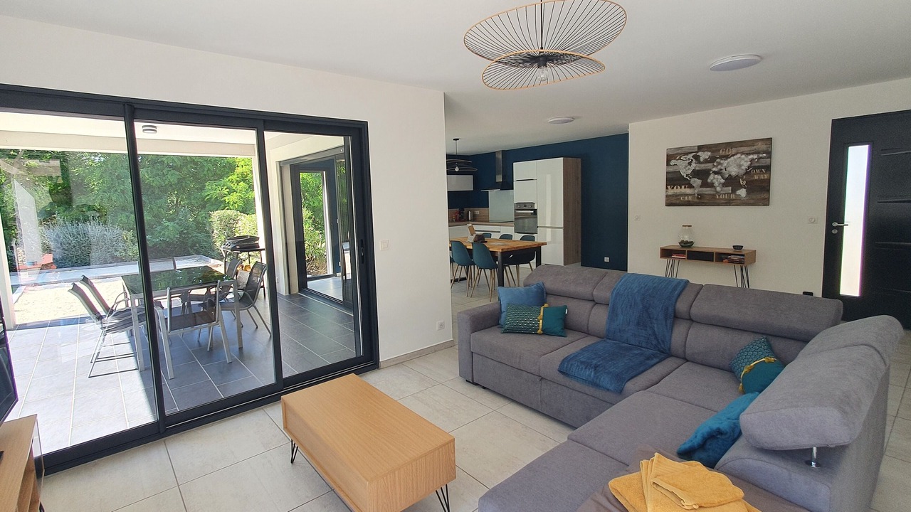 Photo of Livingroom in Saint-Julien-de-Peyrolas