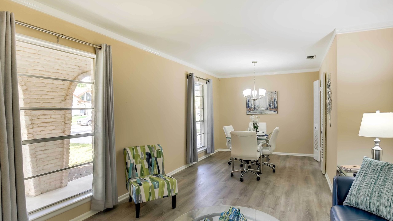 Photo of Livingroom in Leon Valley