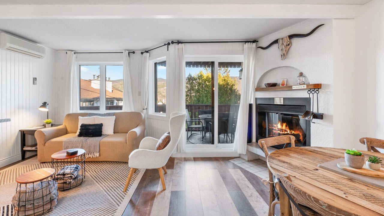Photo of Livingroom in Mont-Tremblant