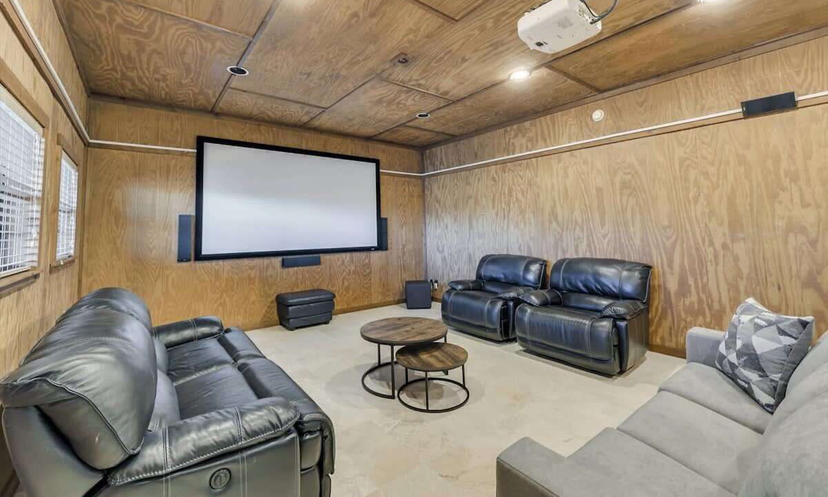 Photo of Livingroom in Weston