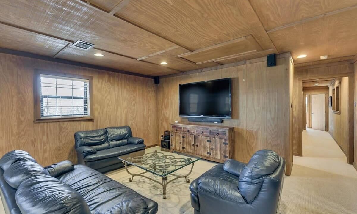 Photo of Livingroom in Weston
