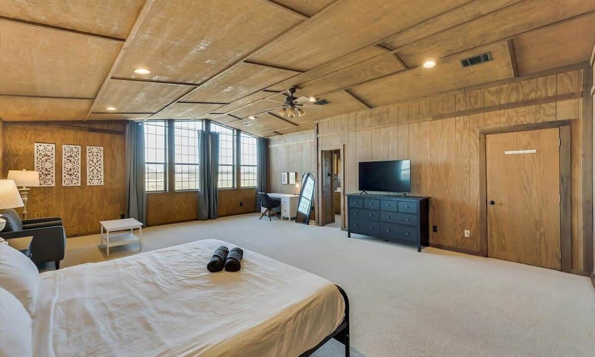Photo of Bedroom in Weston