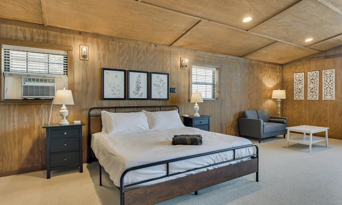 Photo of Bedroom in Weston